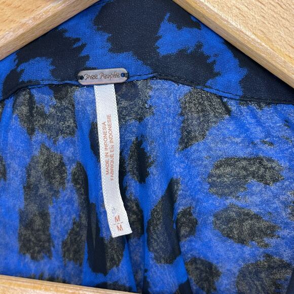 Free People Hi Lo Sheer Blue Cheetah Long Sleeve Blouse Medium Top FLAW - Picture 2 of 6